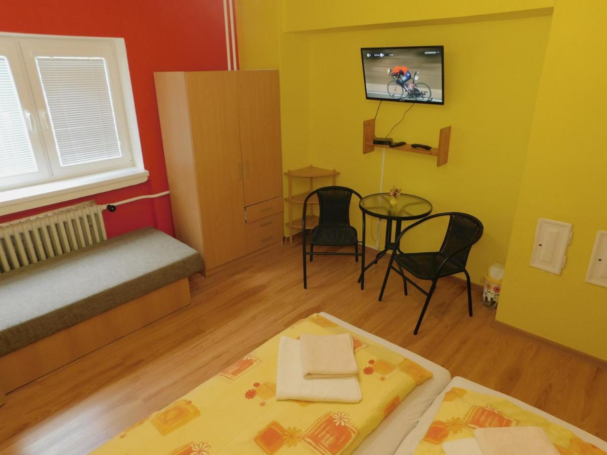 Appartement Pod Dubom à Liptovský Mikuláš Extérieur photo