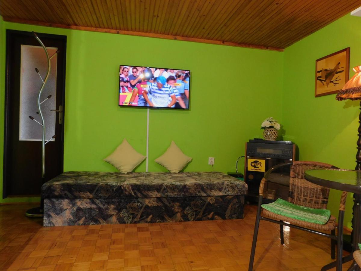 Appartement Pod Dubom à Liptovský Mikuláš Extérieur photo