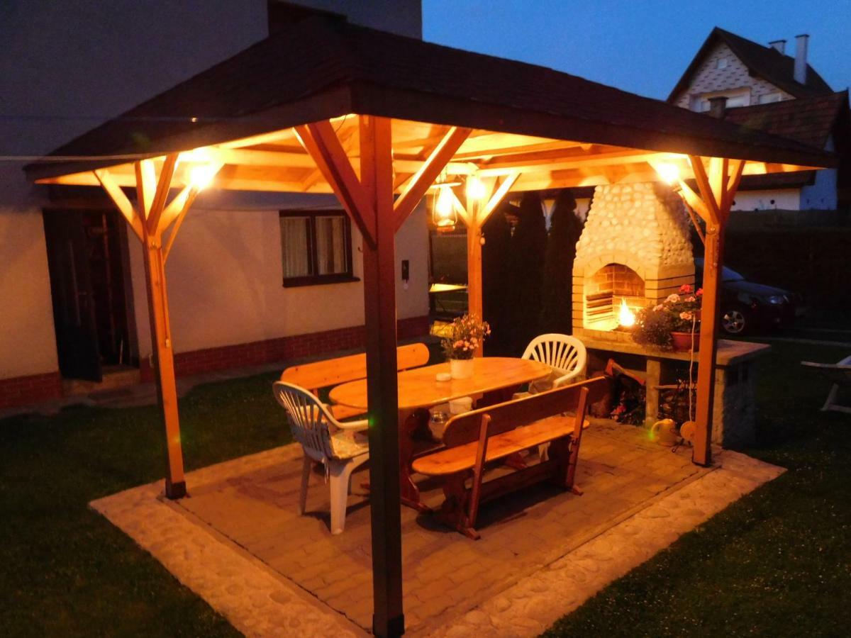 Appartement Pod Dubom à Liptovský Mikuláš Extérieur photo