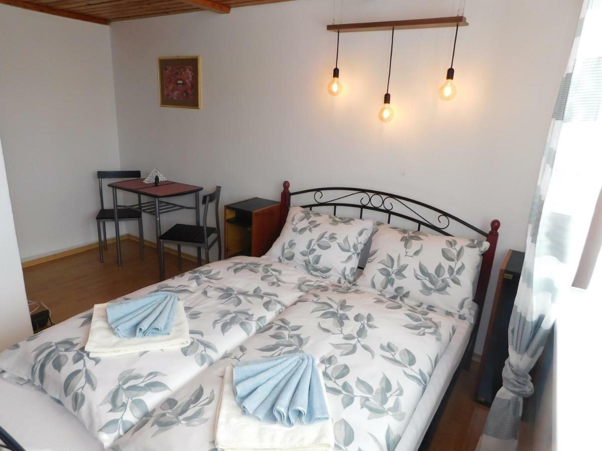 Appartement Pod Dubom à Liptovský Mikuláš Extérieur photo